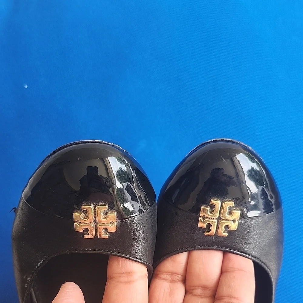 Tory Burch Black and Gold Leather Heels with Timeless Design